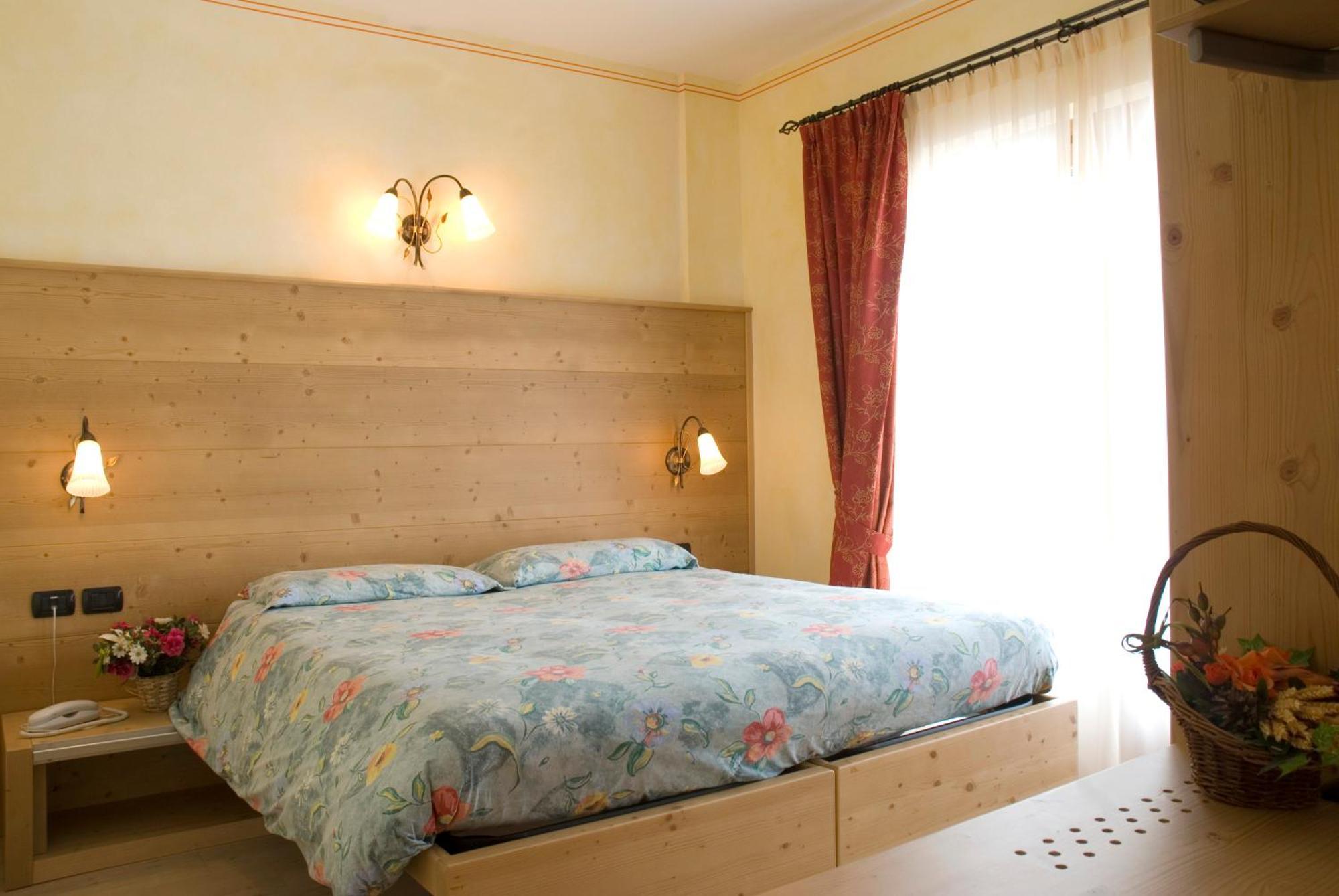 Hotel La Tea Livigno Exteriör bild