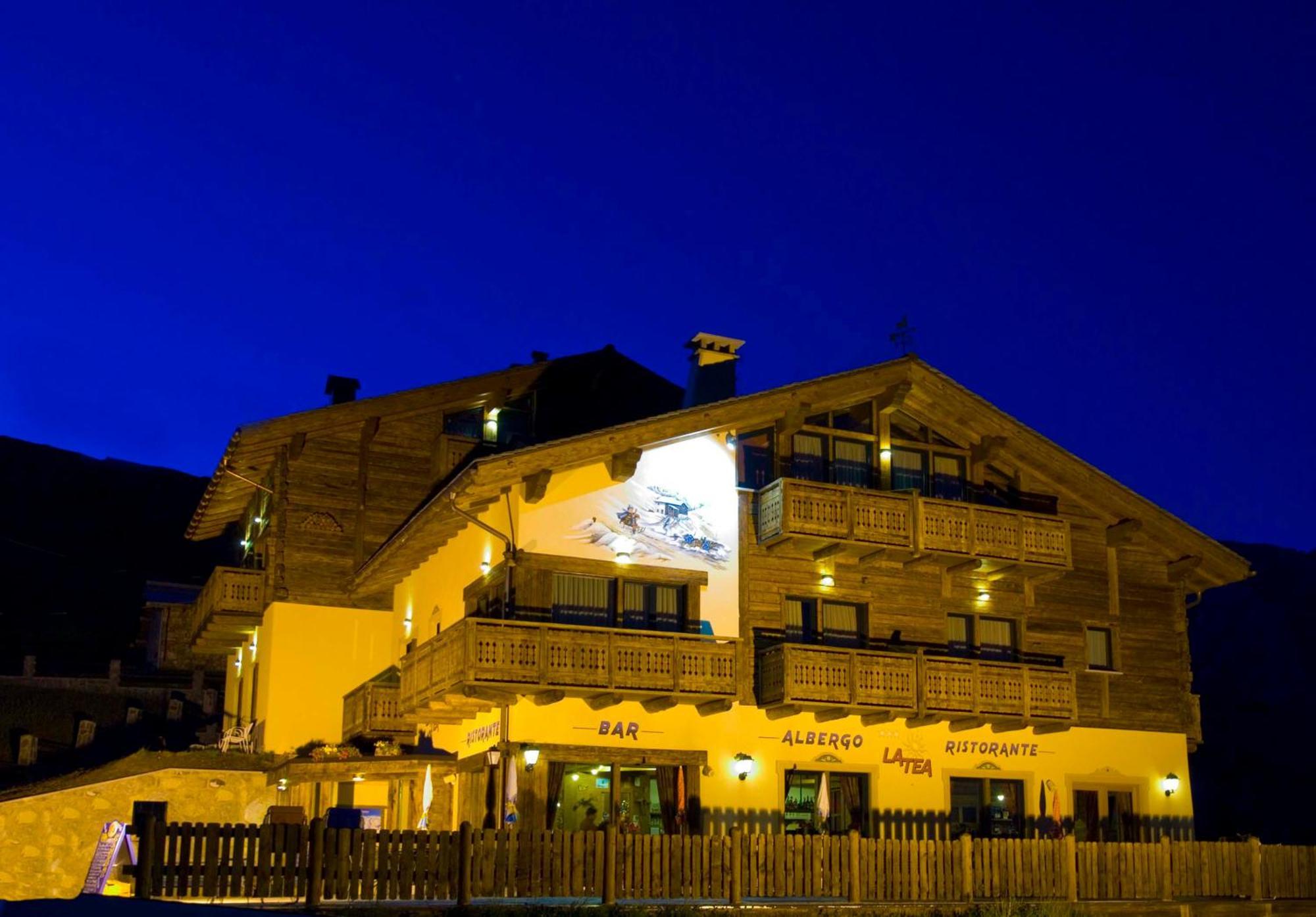 Hotel La Tea Livigno Exteriör bild