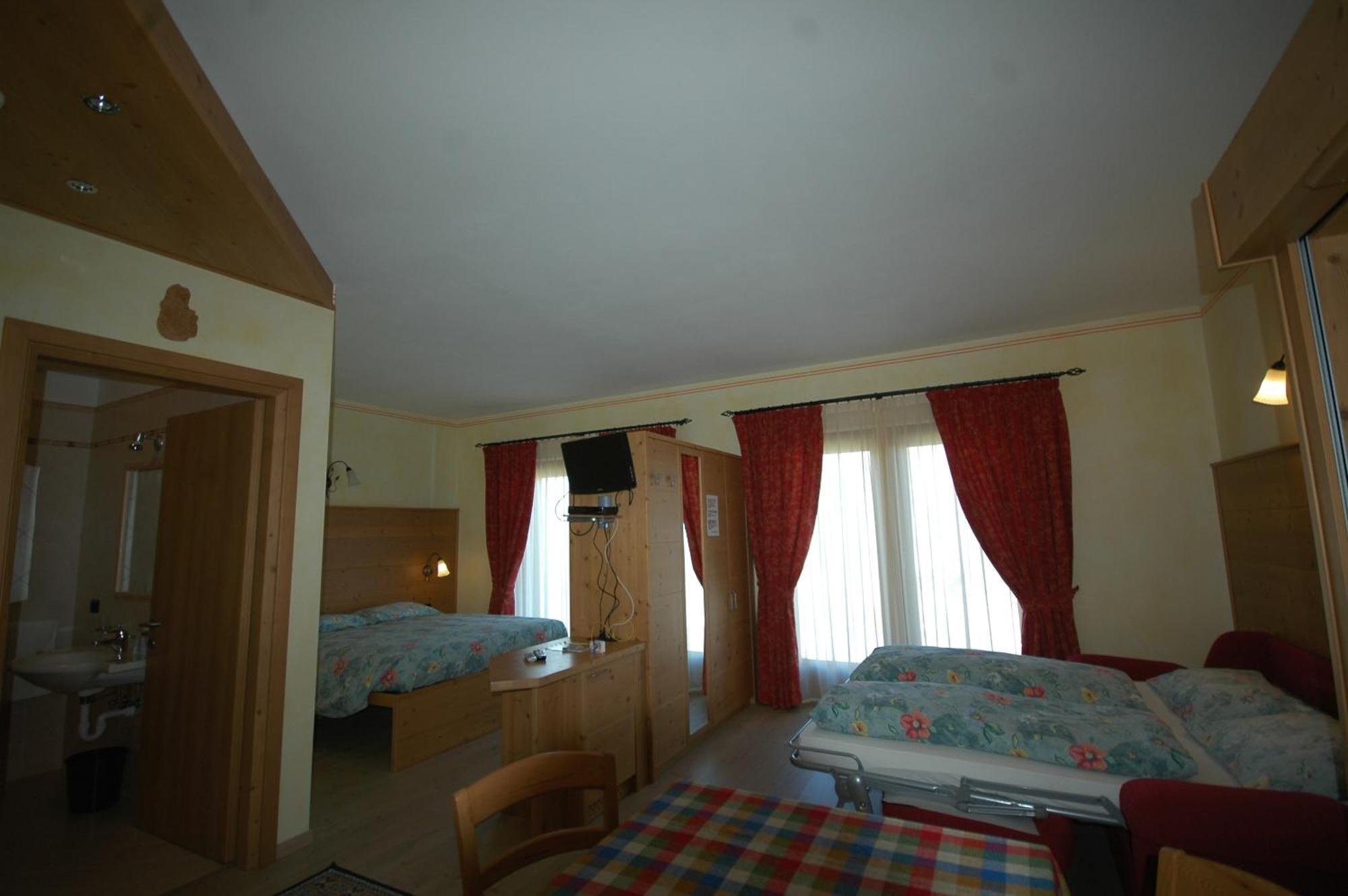 Hotel La Tea Livigno Exteriör bild