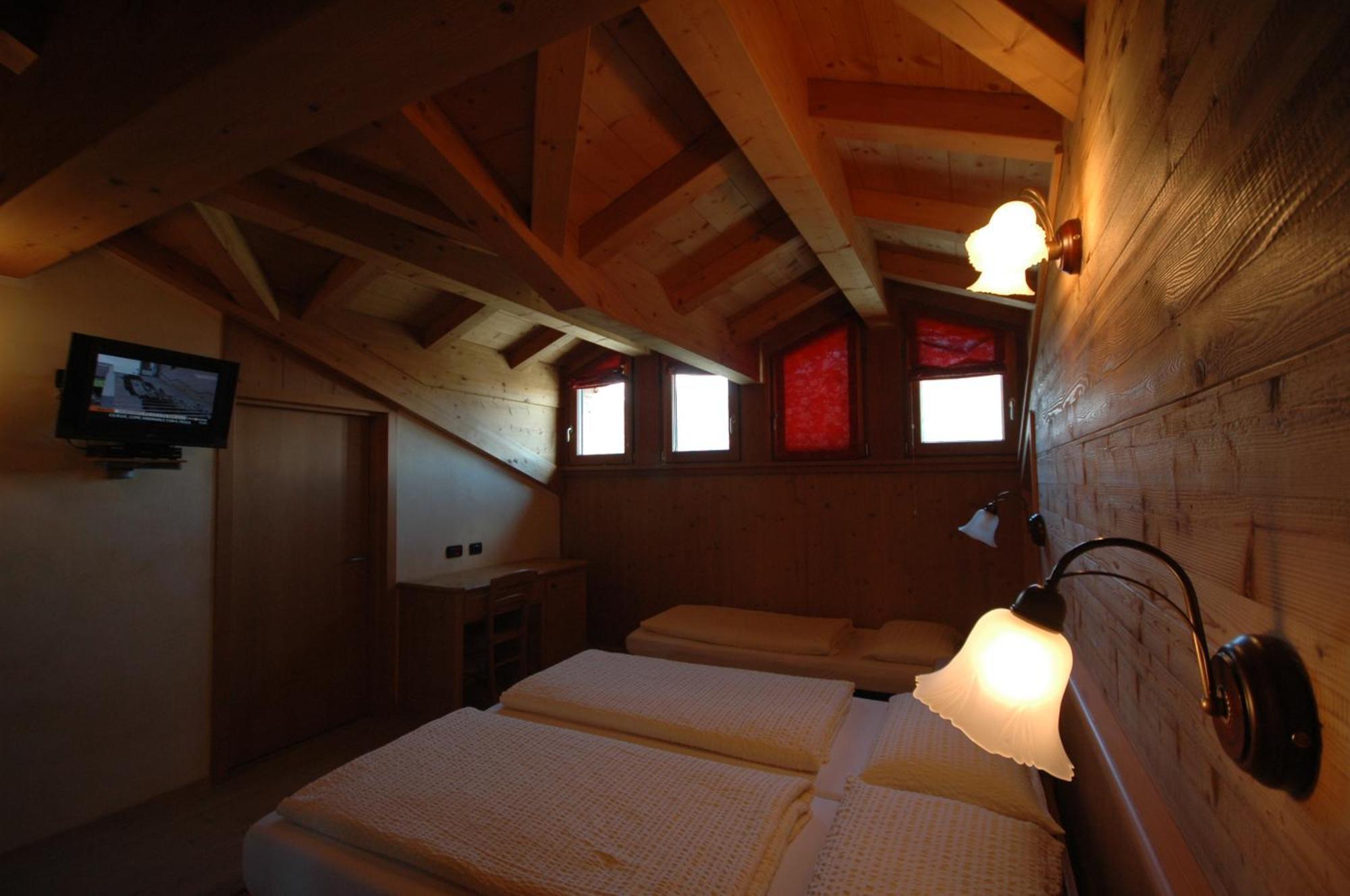 Hotel La Tea Livigno Exteriör bild
